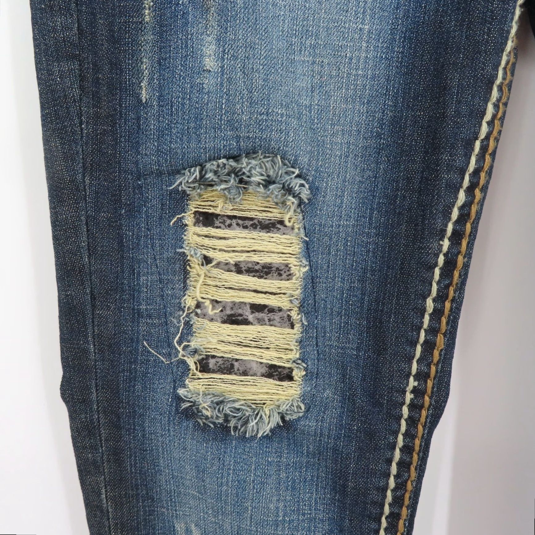 Denime Antique Rivet Jeans Women 25 Denim Distressed Studded 5-Pocket Skinny Cotton Blend Blue Vintage? No (avoid adding) Size 42" / US 20 - 4 Thumbnail