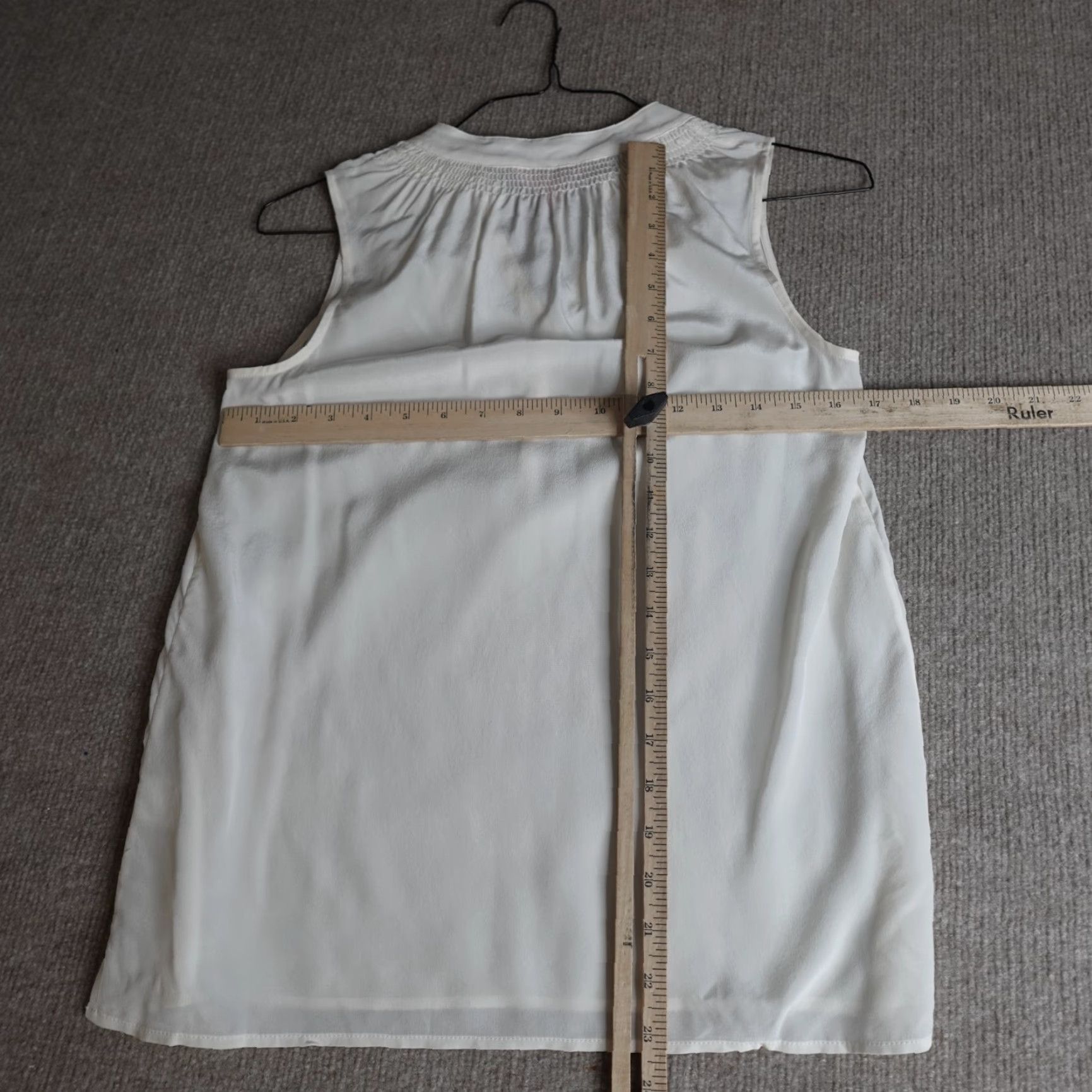 Lilly Pulitzer Lilly Pulitzer Womens Tank XS Beige Solid Silk 100% Silk Collared Sleeveless Casual Summer 53720 Womens XS Beige Tank Silk Shirt? Size XS / US 0-2 / IT 36-38 - 5 Thumbnail