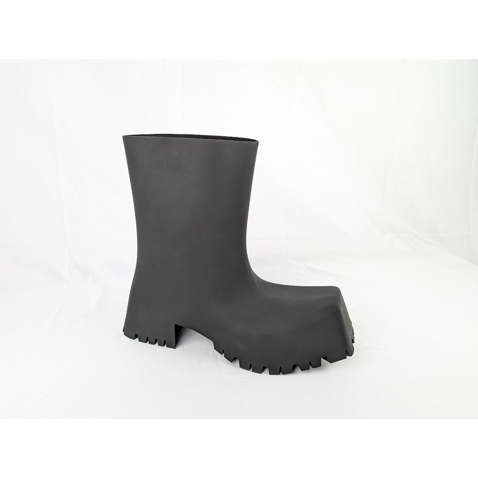 Balenciaga o1rshd1 Trooper Rubber Bootie in Black Size US 10 / EU 43 - 1 Thumbnail