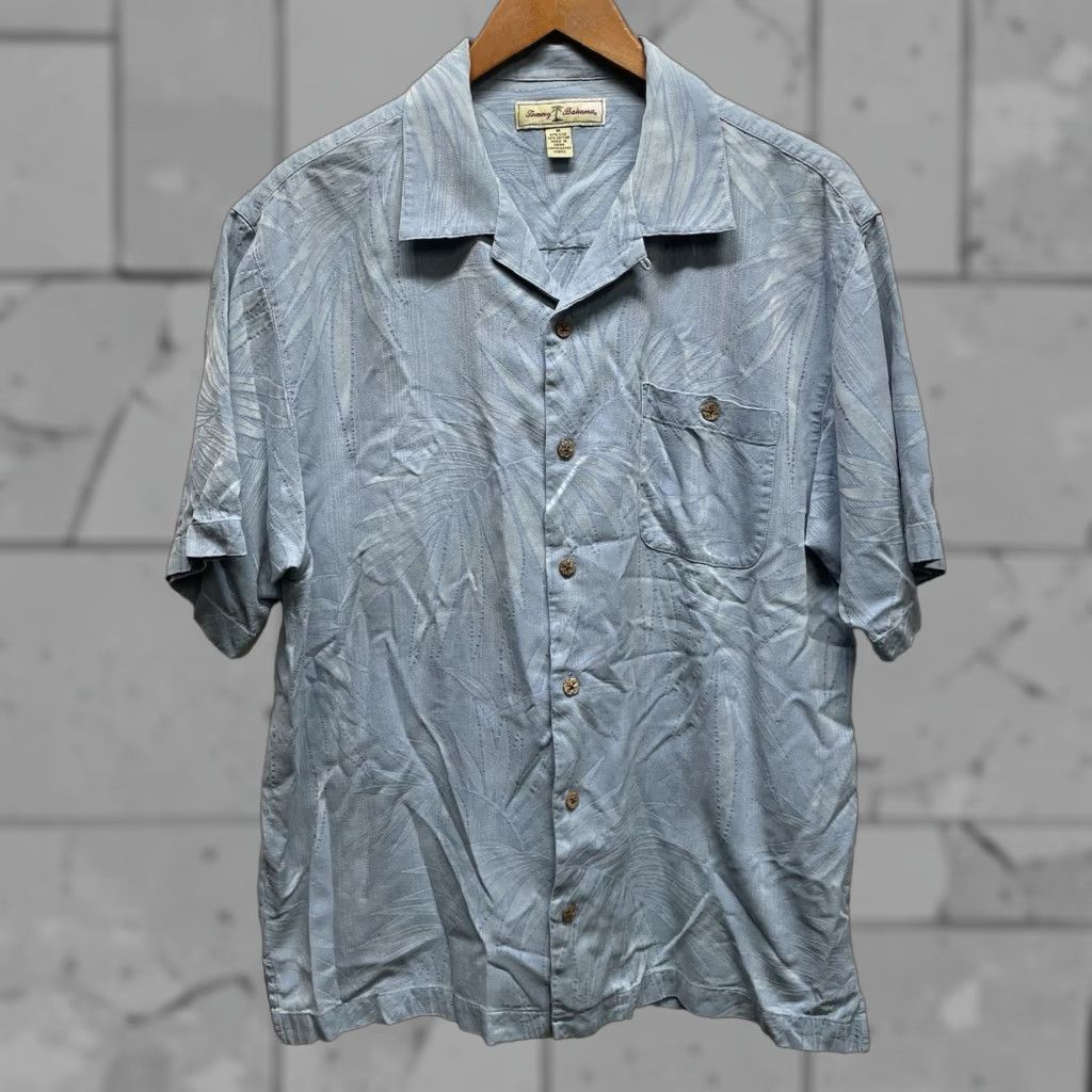 Tommy Bahama Tommy Bahama Hawaiian Shirt Mens M Light Blue Silk Blend Palm Print Button-Up Short Sleeve Beach Shirt Size US M / EU 48-50 / 2 - 1 Thumbnail