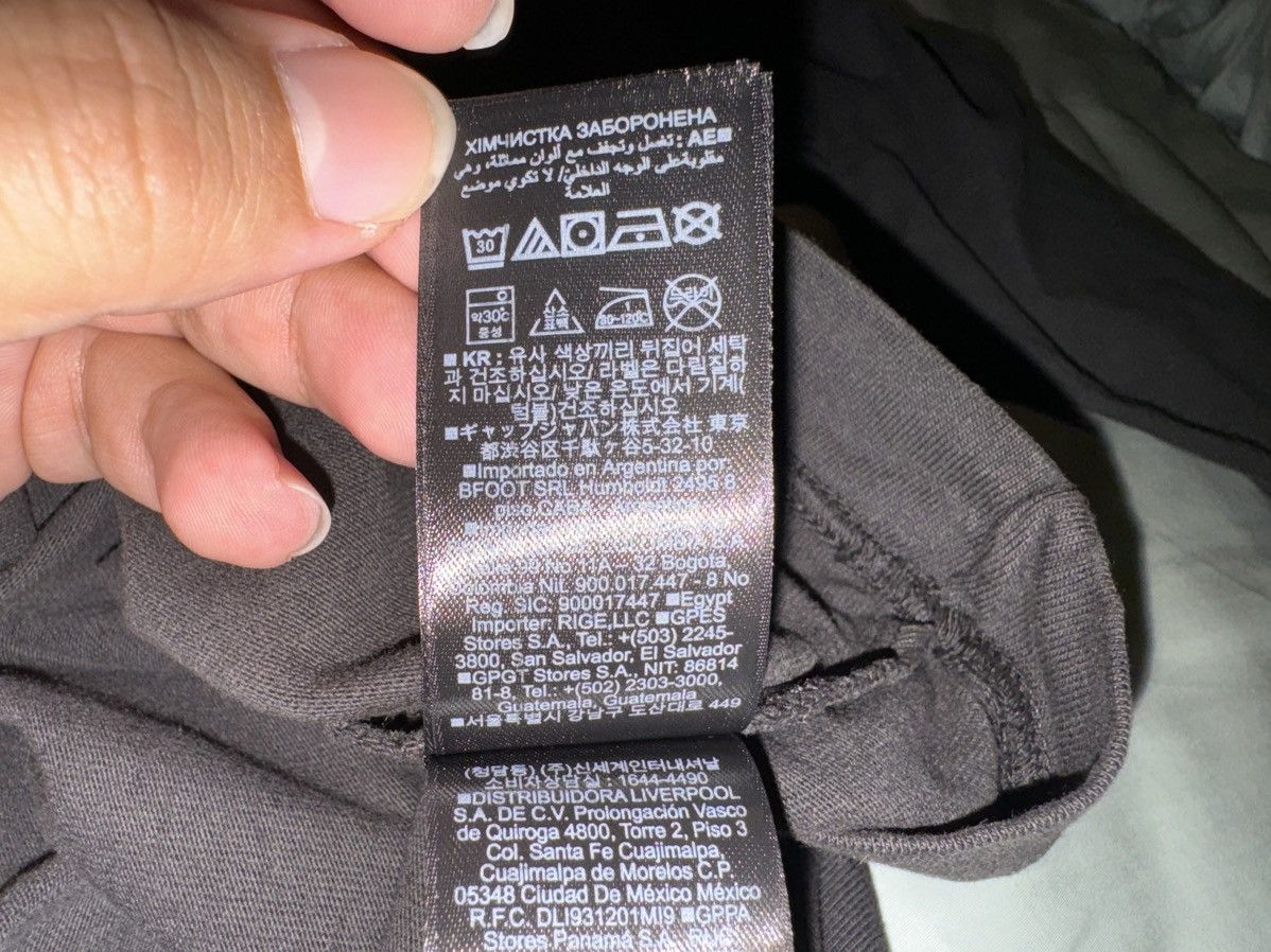 Balenciaga × Gap × Kanye West Yeezy Gap Logo Long Sleeve Tee Black Size Large Size US L / EU 52-54 / 3 - 14 Thumbnail