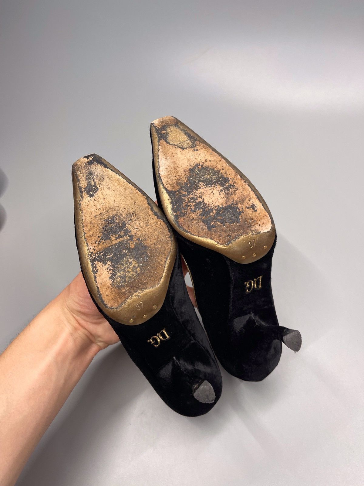 Rare Dolce Gabbana Velour Heels