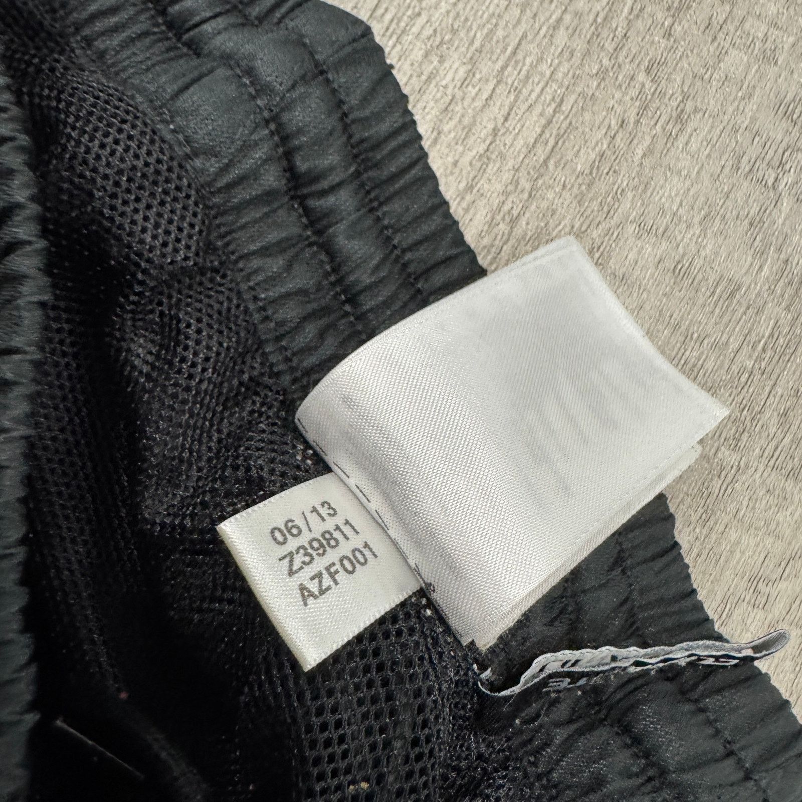 Adidas Vintage Adidas Track Pants Men's Medium Black Windbreaker Size US 30 / EU 46 - 6 Thumbnail