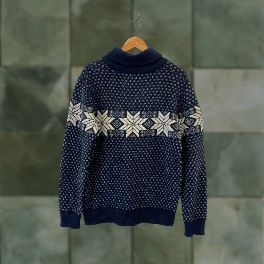Vintage Woolrich John Rich & Bros Wool Cashmere Nordic Shawl Collar Sweater Mens L Navy Blue / Cream Pullover Knit Wool Cashmere Blend Snowflake Pattern Size US L / EU 52-54 / 3 - 1 Thumbnail