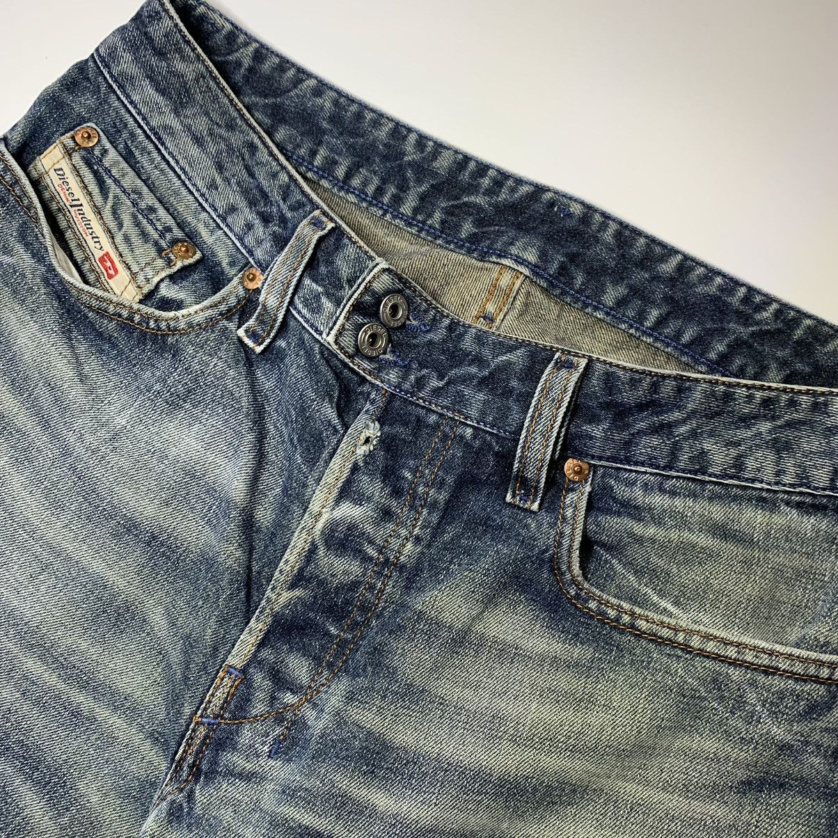 Diesel Vintage Diesel Gradient Denim Pants Jeans Y2K Size US 31 - 13 Thumbnail