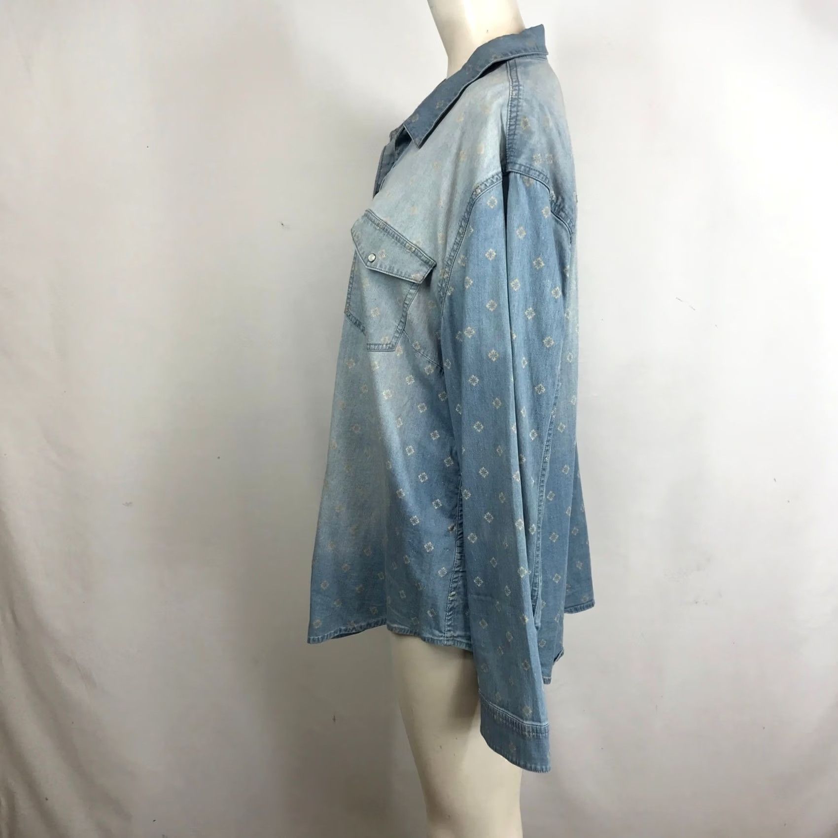 Vintage Tahari Womens 2XL Blue Denim Diamond Print Snap Front Long Sleeve Shirt Clothes Shirt Button-Up Casual Western Bohemian Plus Size Mens Womens Girls Size XXL / US 16-18 / IT 52-54 - 6 Thumbnail