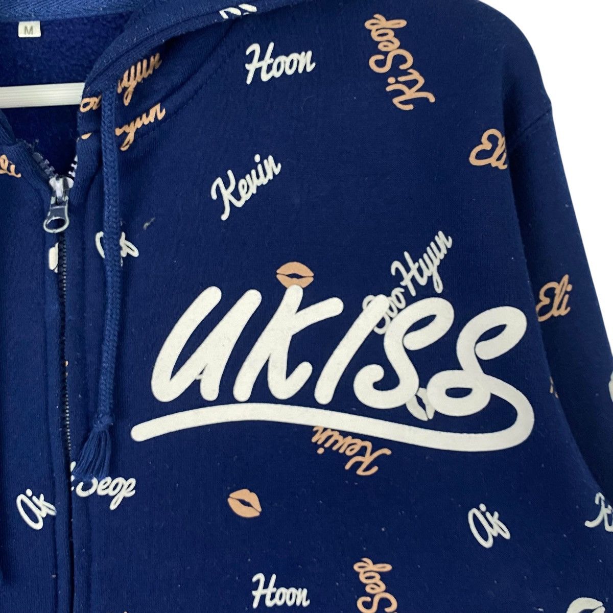 Vintage Vintage Ukiss Printed Hoodie Sweater Navy Blue Size M Size US M / EU 48-50 / 2 - 8 Thumbnail