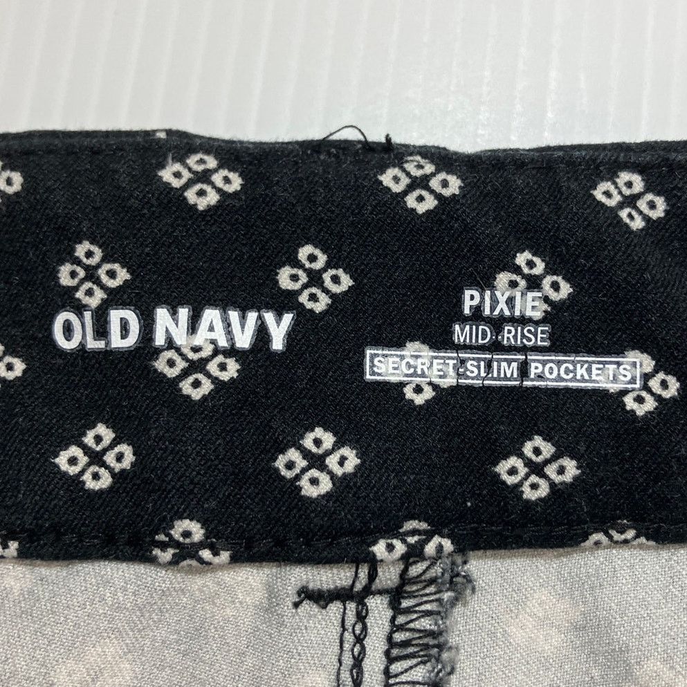Old Navy Old Navy Black White Polka Dot Pixie Ankle Women Pants 12 Size 34" / US 12 / IT 48 - 3 Thumbnail
