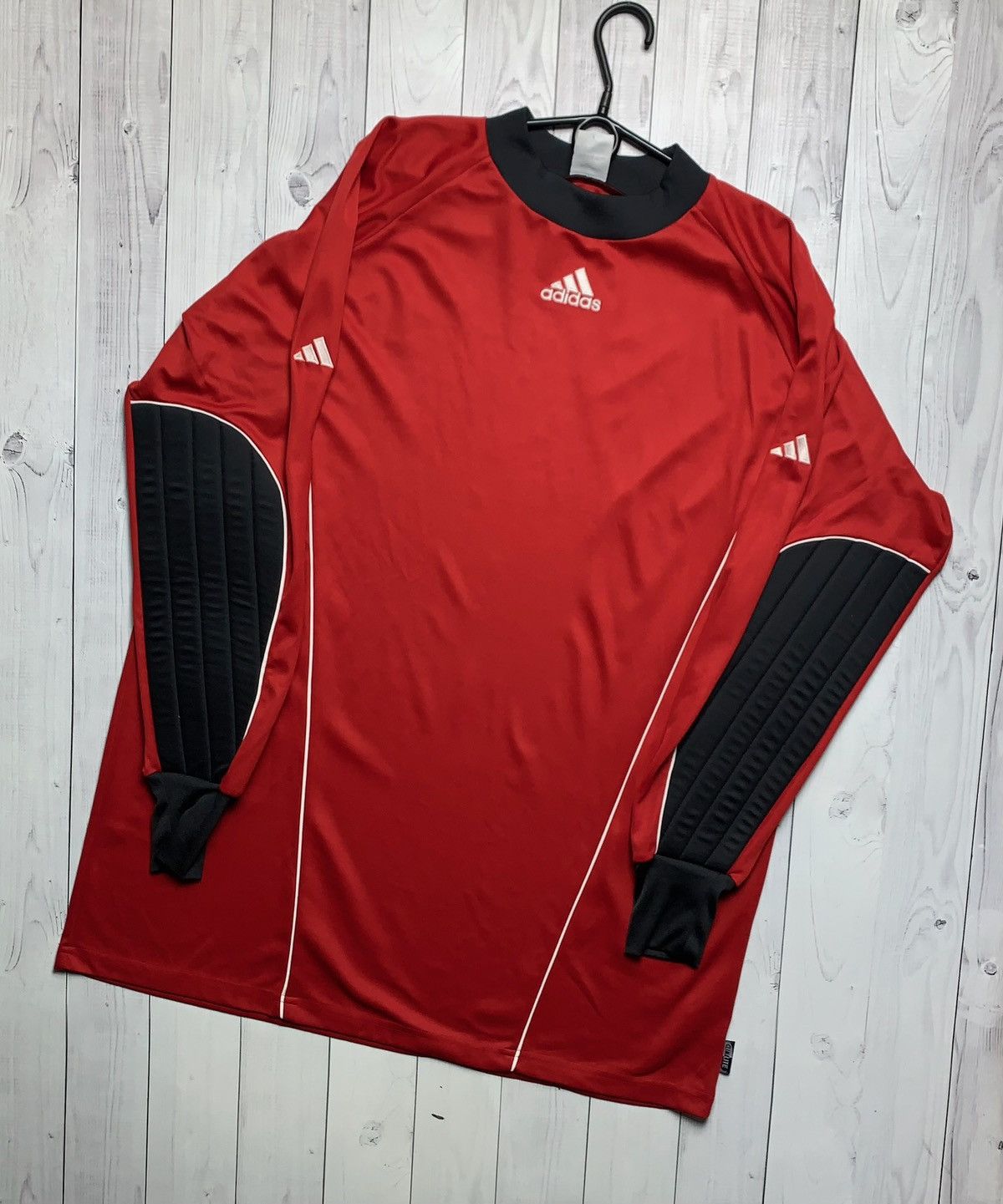 Adidas × Vintage Vintage adidas red soccer goalkeeper jersey size XL logo Size US M / EU 48-50 / 2 - 1 Thumbnail