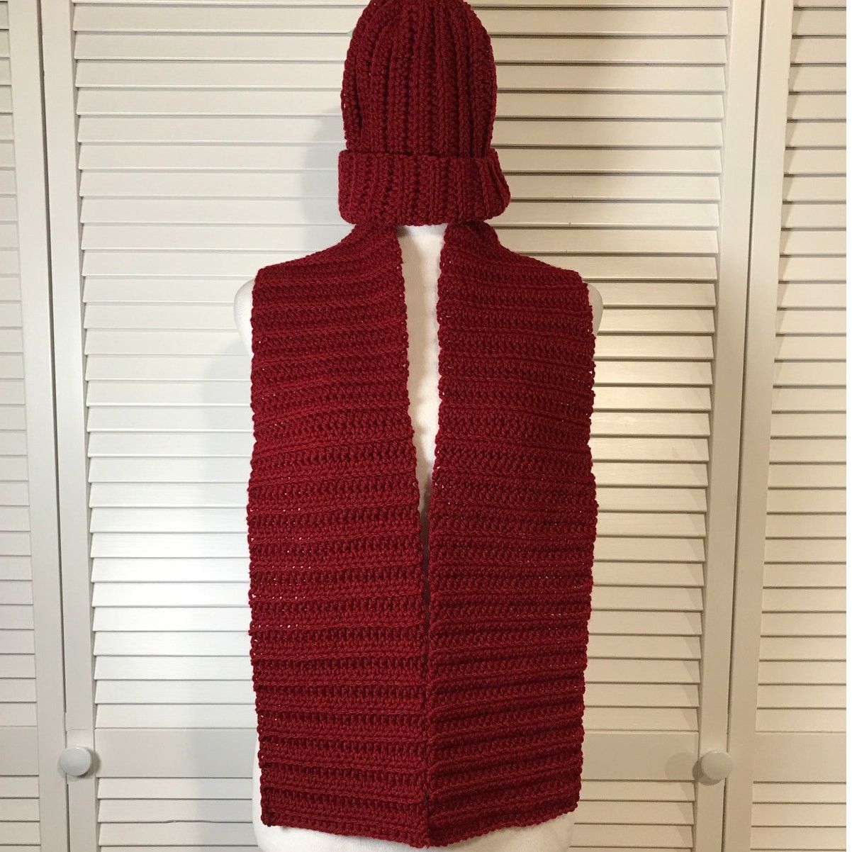 Handmade NWT Handmade Crocheted Red Textured Beanie & Scarf 53” Size ONE SIZE - 1 Thumbnail