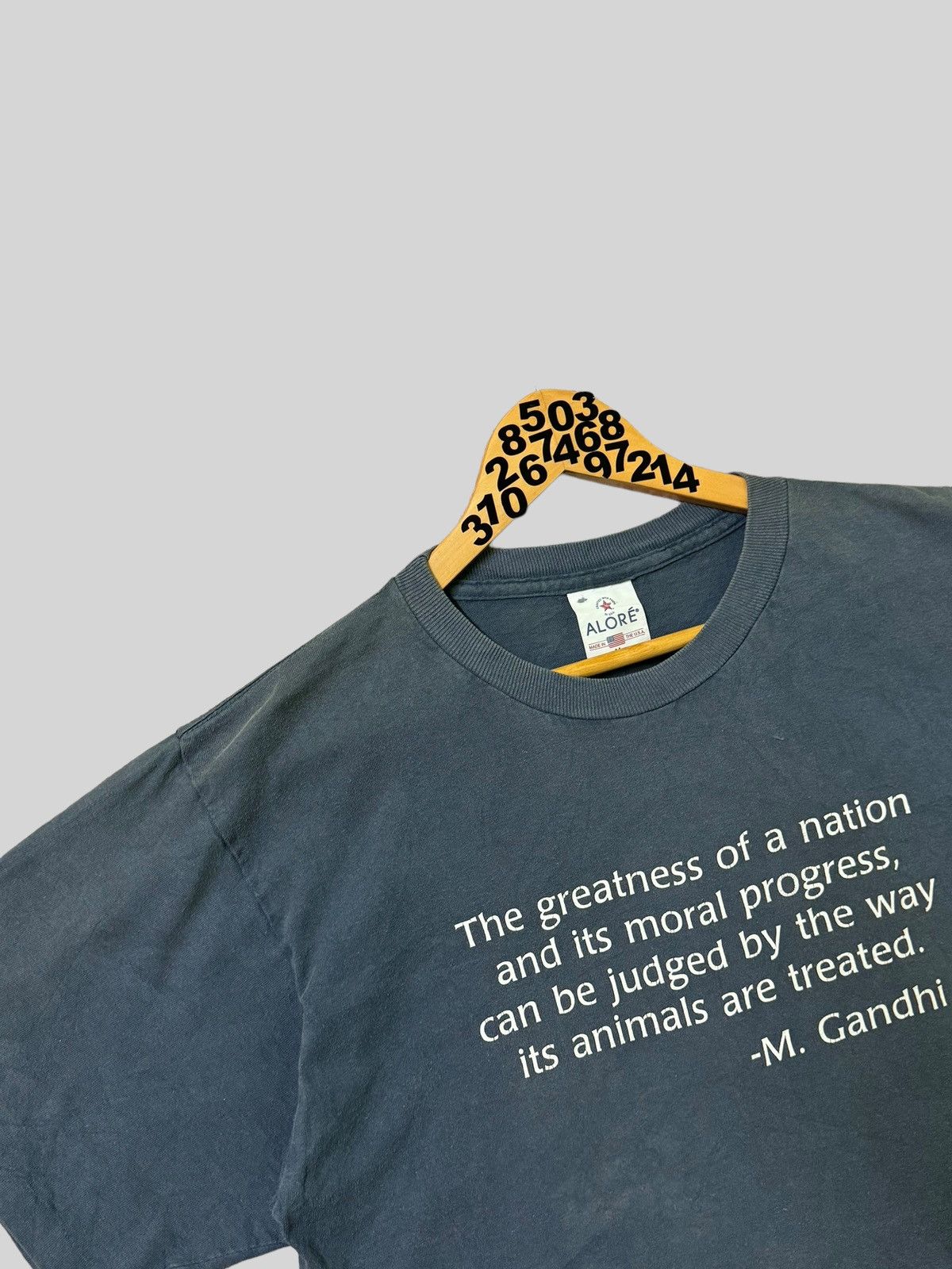Vintage THE GREATNESS OF A NATION MAHATMA GANDHI QUOTE TEE Size US M / EU 48-50 / 2 - 7 Thumbnail