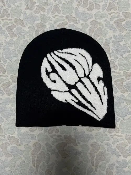 Japanese Brand Hands Holding Diamond No Cuff Winter Knit Beanie Hat OS Size ONE SIZE - 3 Thumbnail