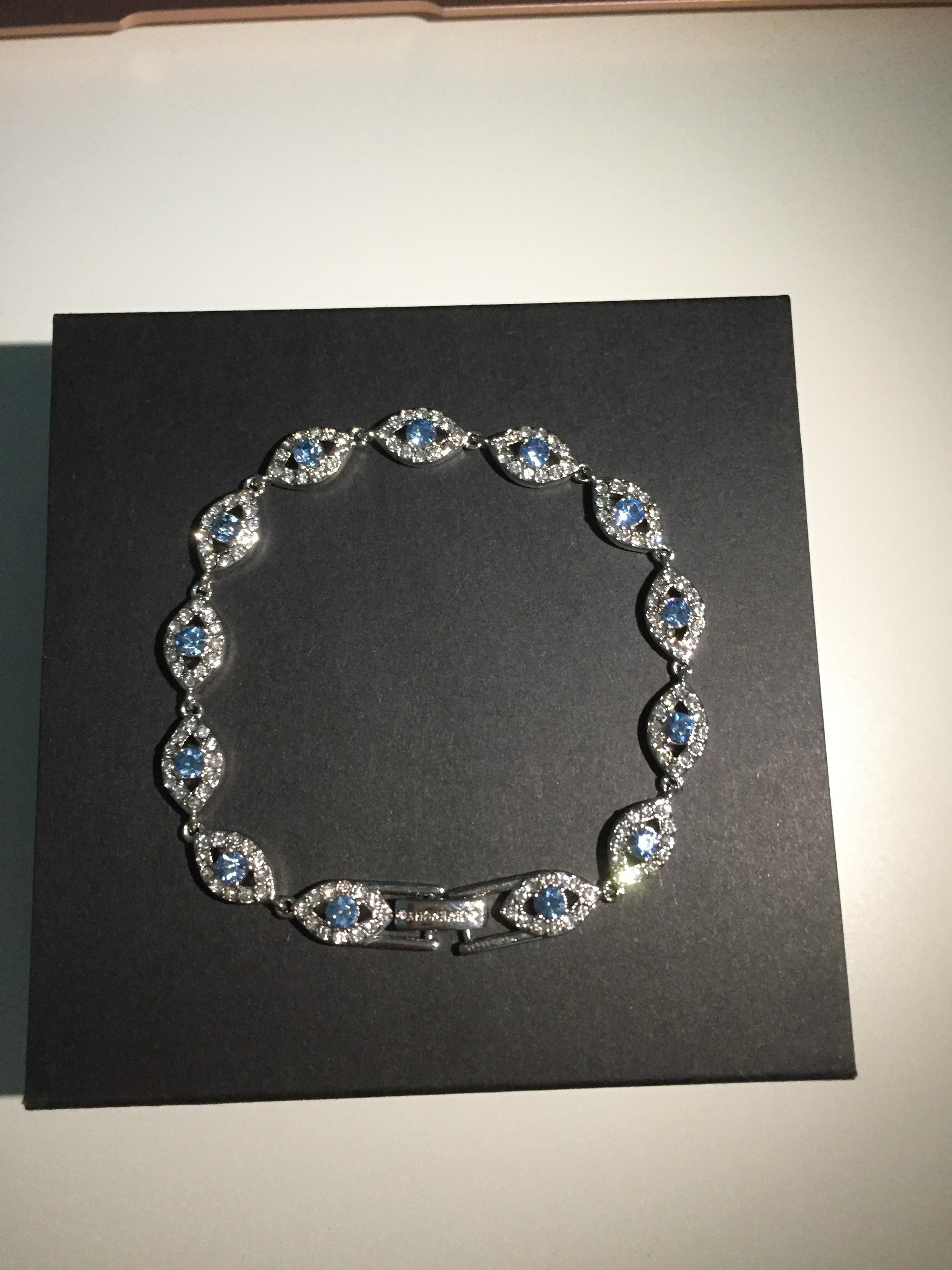 【Givenchy】　ブレスレットウォッチ 外箱&ギャランティカード付　ブルー Givenchy Blue Bracelets - Macy's