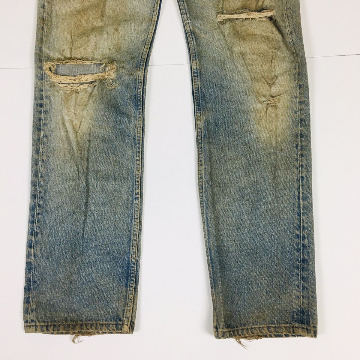 Levi's Vintage Clothing Vintage Levi’s 501xx Distress Size US 35 - 2 Thumbnail