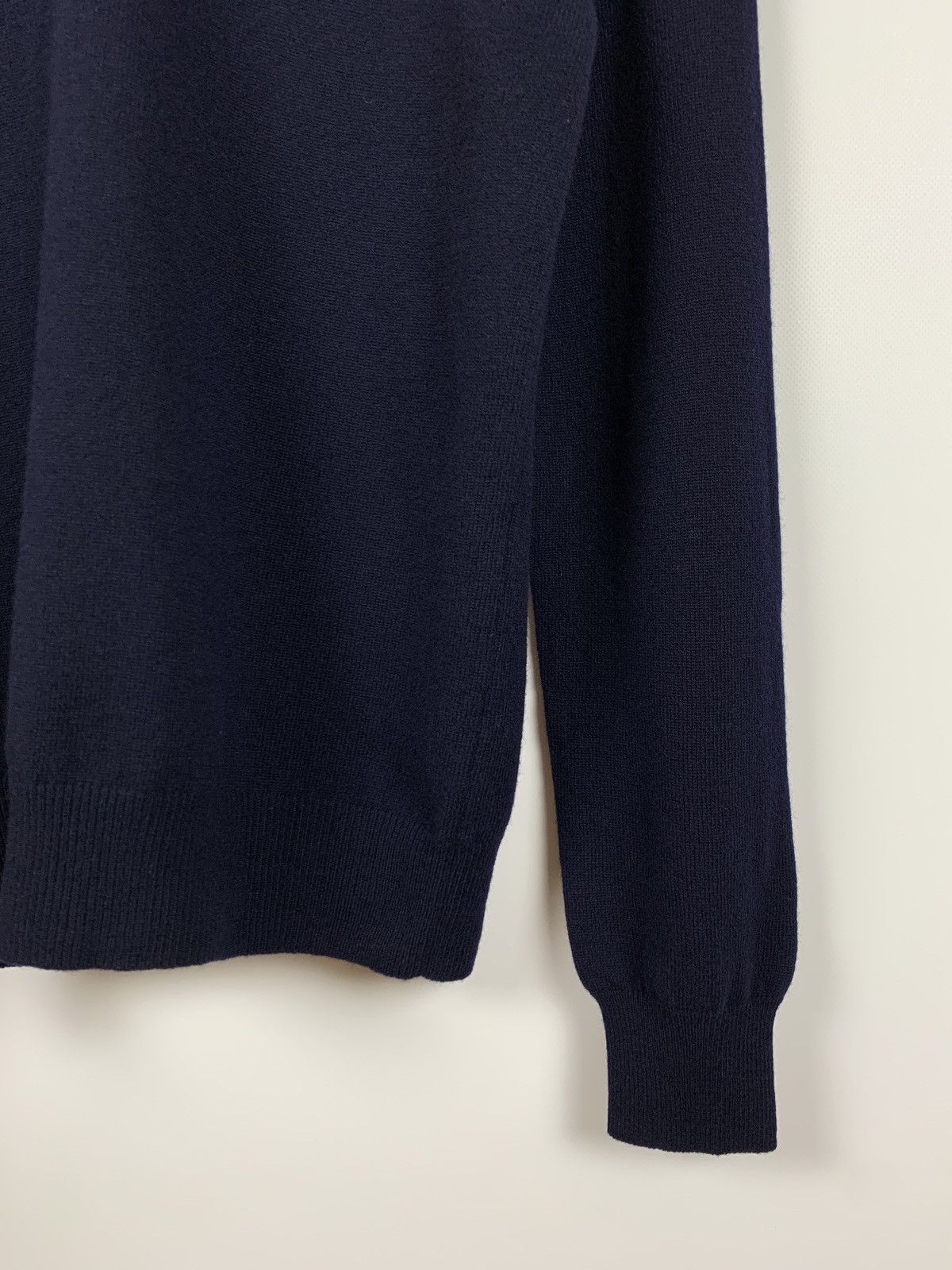 Comme des Garcons Comme des Garçons Play V-Neck Wool Sweater Size US M / EU 48-50 / 2 - 11 Thumbnail