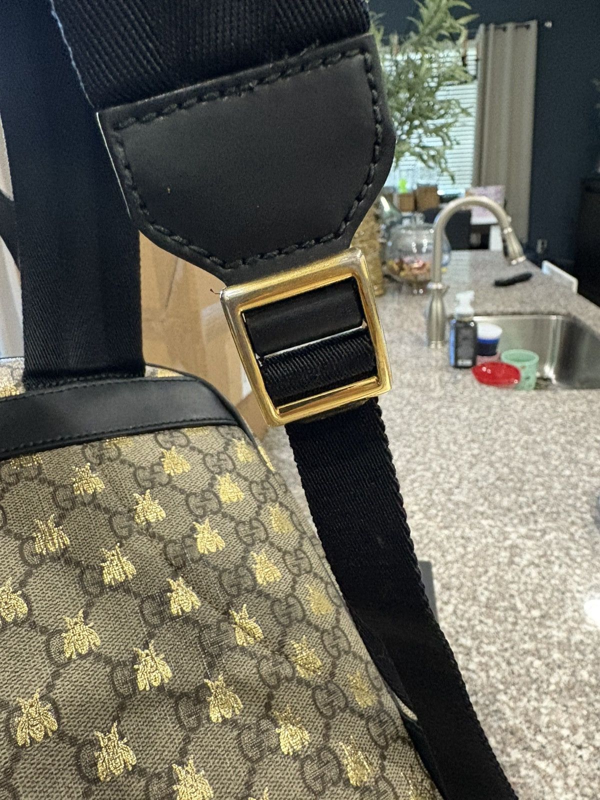 Gucci Black GG Supreme Canvas Bee Backpack Size ONE SIZE - 4 Thumbnail