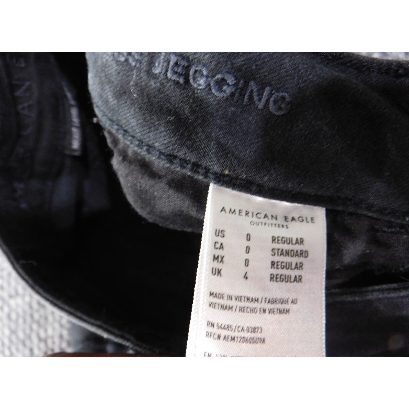 American Eagle Outfitters American Eagle Outfitters Jeans Womens 0 Jegging Mid Rise Distressed Black Denim Size 42" / US 20 - 6 Thumbnail