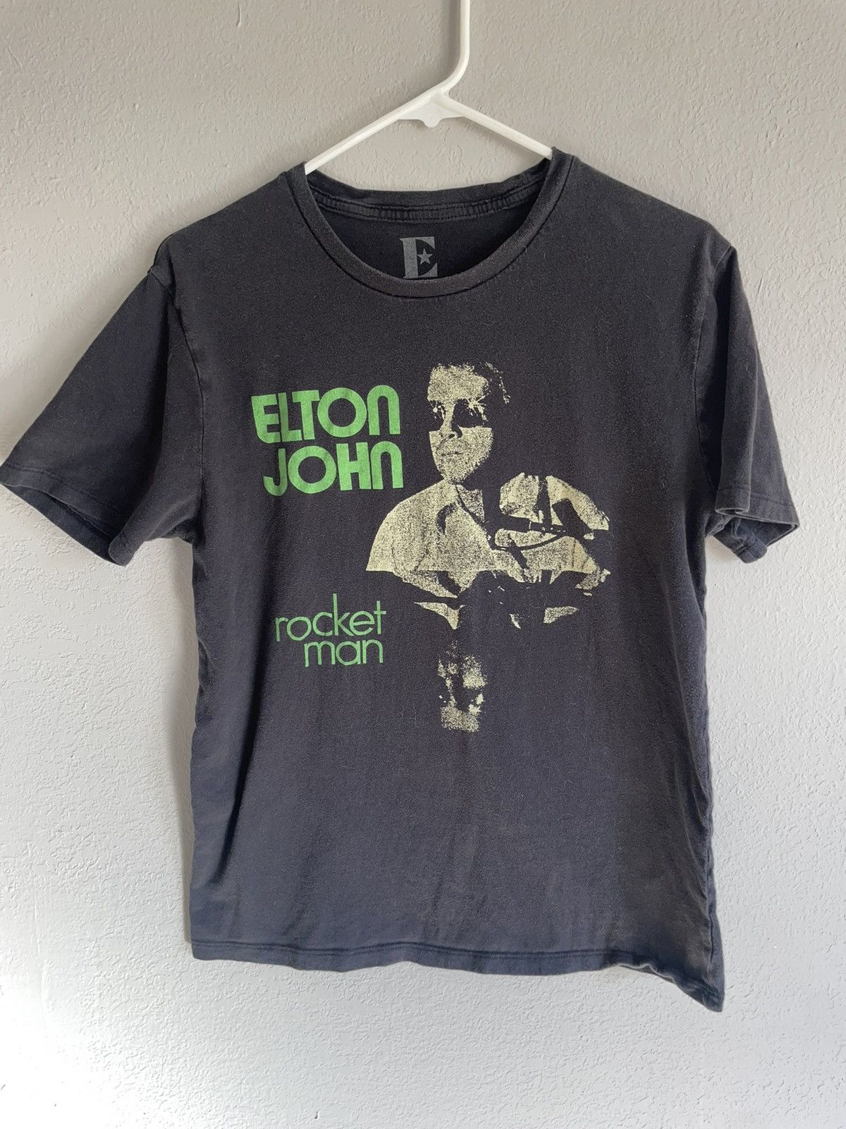 Other Elton John rocket Man, T-shirt, size medium Size US M / EU 48-50 / 2 - 1 Thumbnail