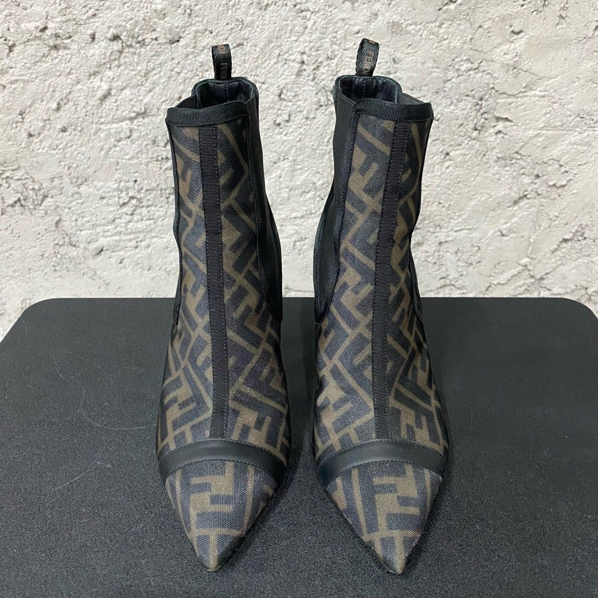 Fendi Fendi Zucca mesh Colibri pointed toe ankle boot Size US 6 / IT 36 - 7 Thumbnail