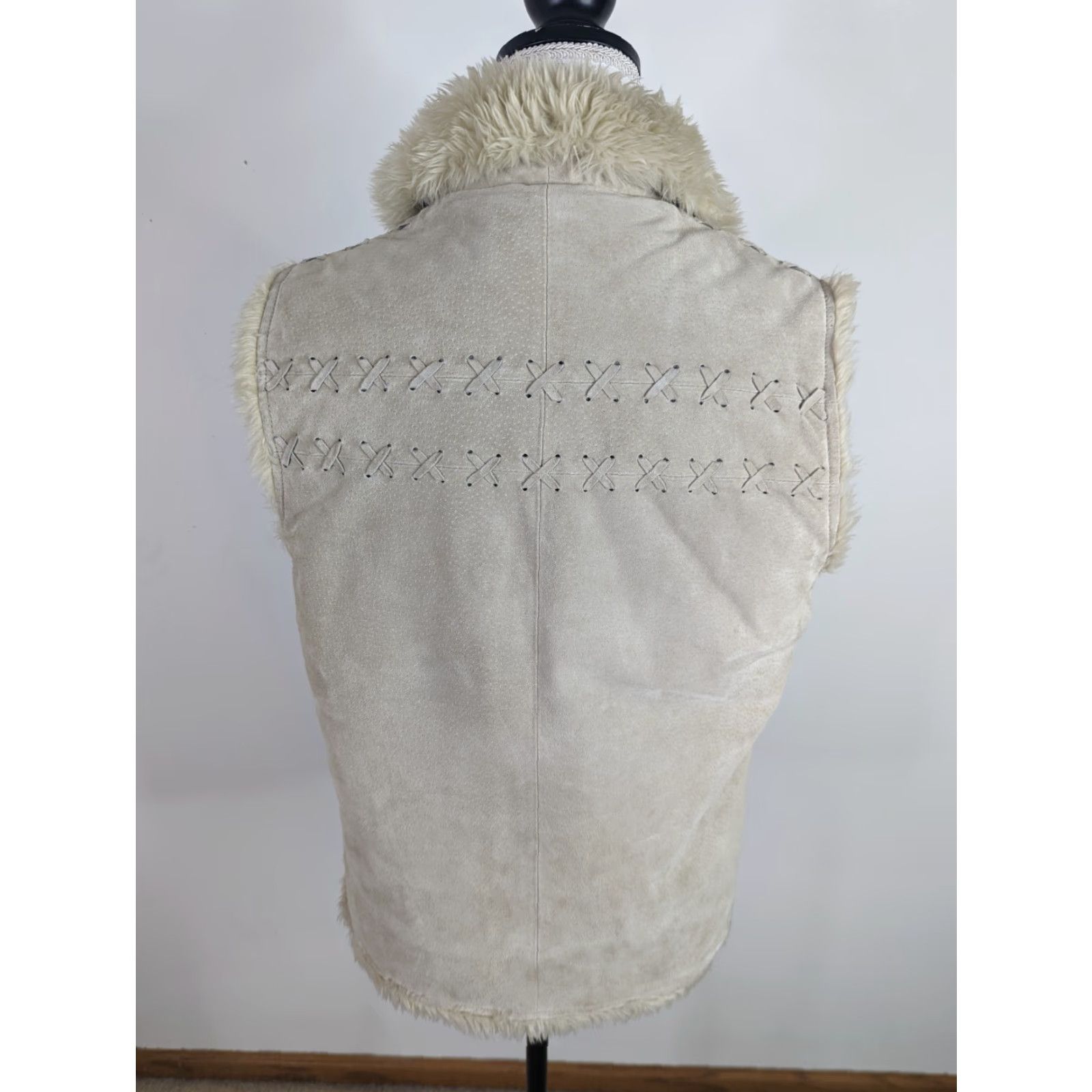 Vintage Ruff Hewn Suede Zip-Up Vest Tan Genuine Leather Faux-Fur Lining Women's M Vest Casual Western/Western, Women, Tan, Lined, Full-Zip Size M / US 6-8 / IT 42-44 - 3 Thumbnail