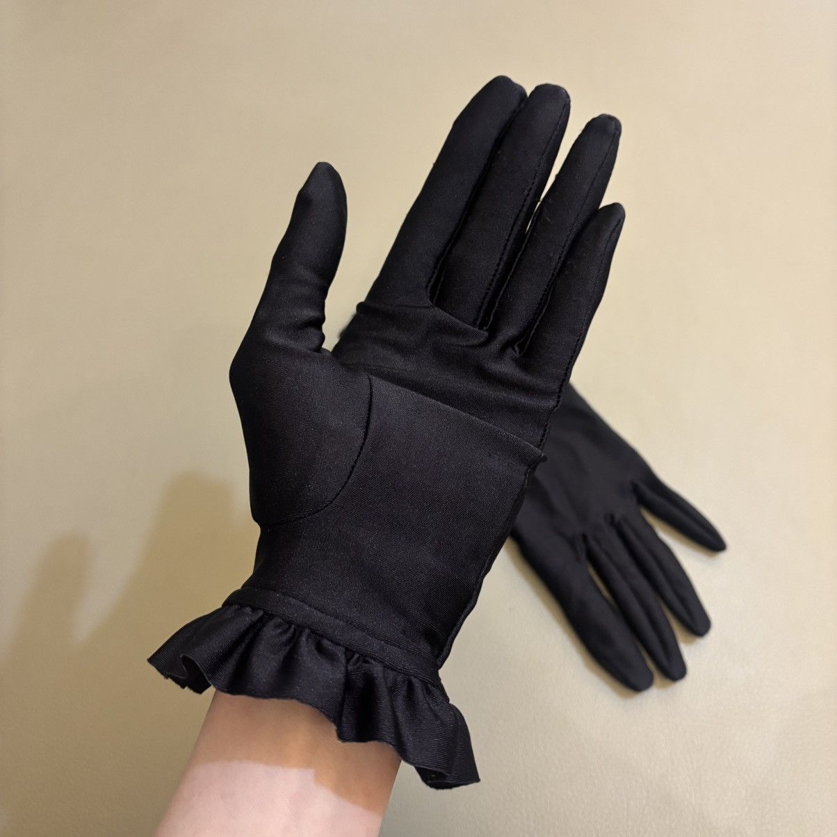 Balenciaga Balenciaga silk gloves Size ONE SIZE - 2 Thumbnail