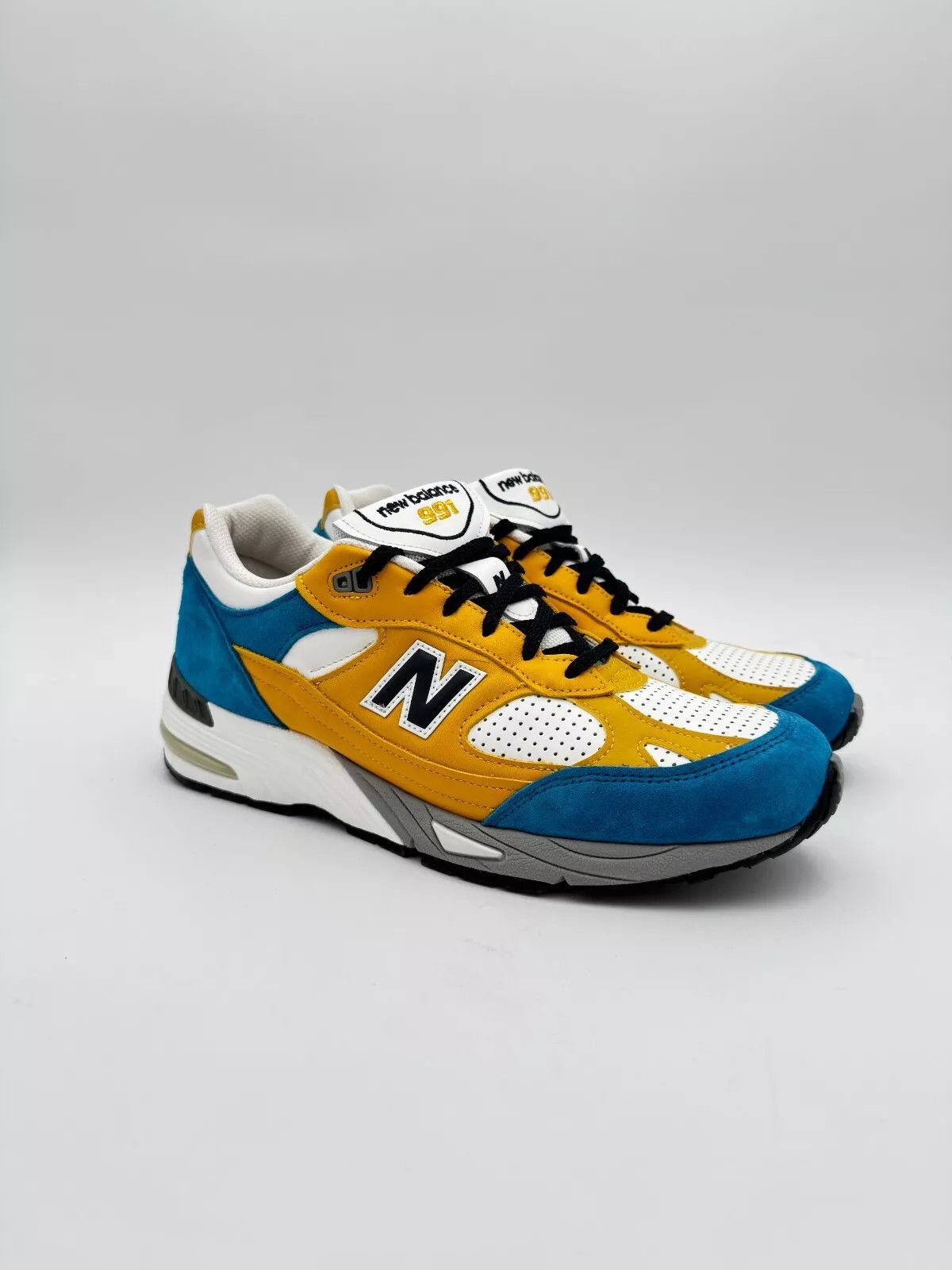 New Balance SNS New Balance 991 Yellow Blue White Made in UK Size US 10 / EU 43 - 1 Thumbnail