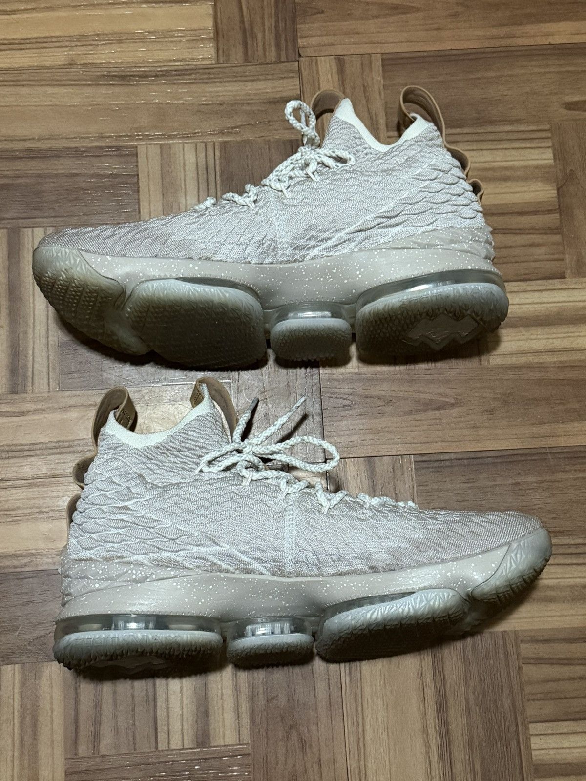 Nike Nike LeBron 15 Ghost Size US 11 / EU 44 - 2 Thumbnail