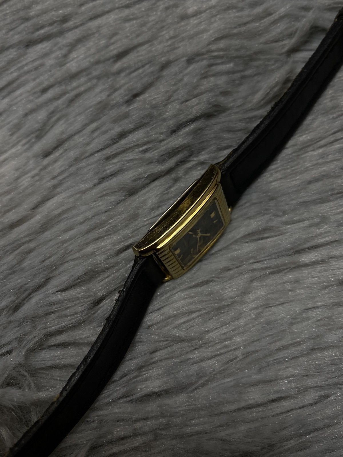 Japanese Brand × Vintage Refined Black and Gold Wristwatch | Japanese Brand Size ONE SIZE - 8 Thumbnail