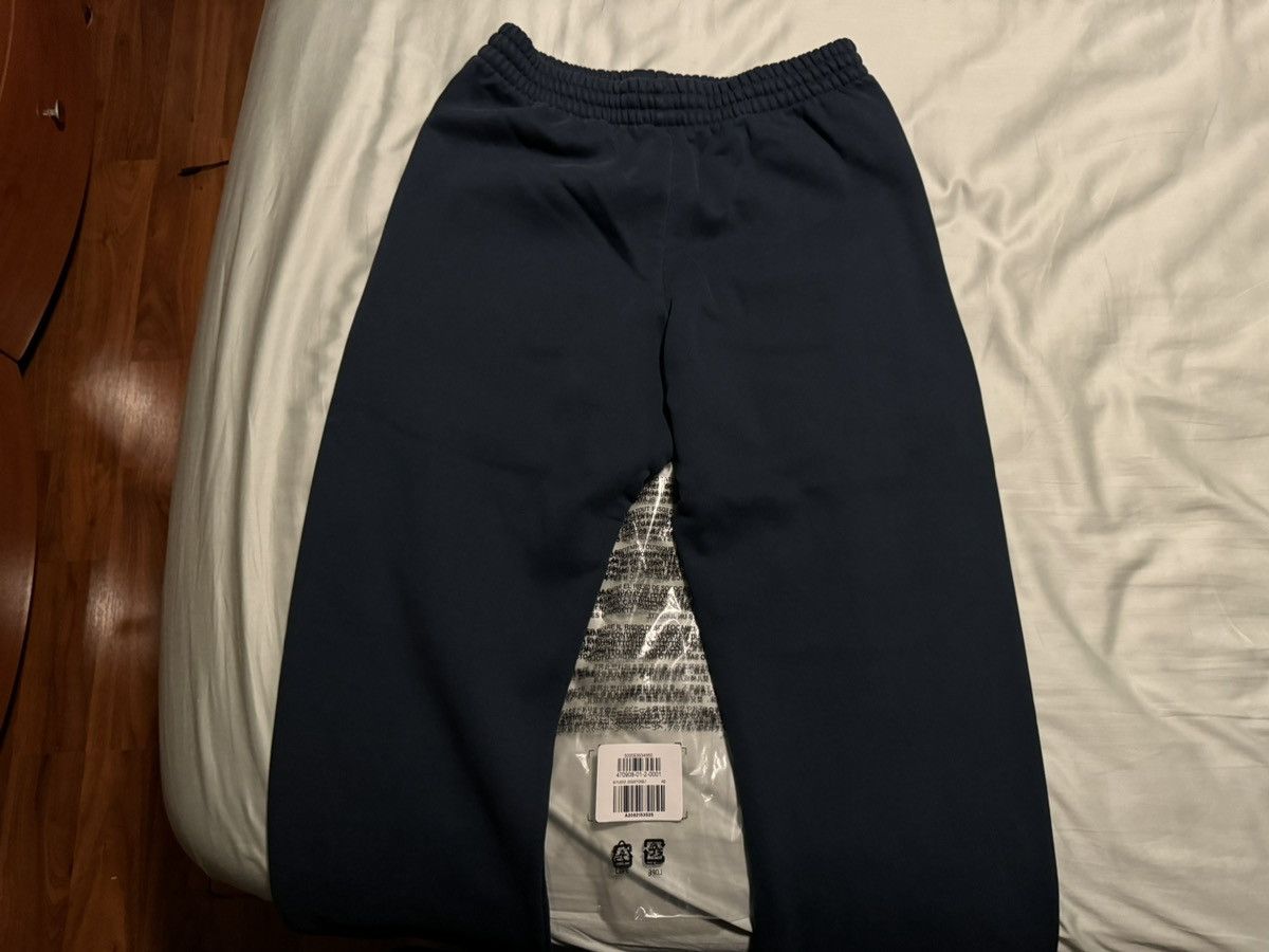 Balenciaga × Gap × Kanye West Yeezy Gap Sweatpants Navy Size Medium (Women’s/Unisex) Size US 32 / EU 48 - 3 Thumbnail