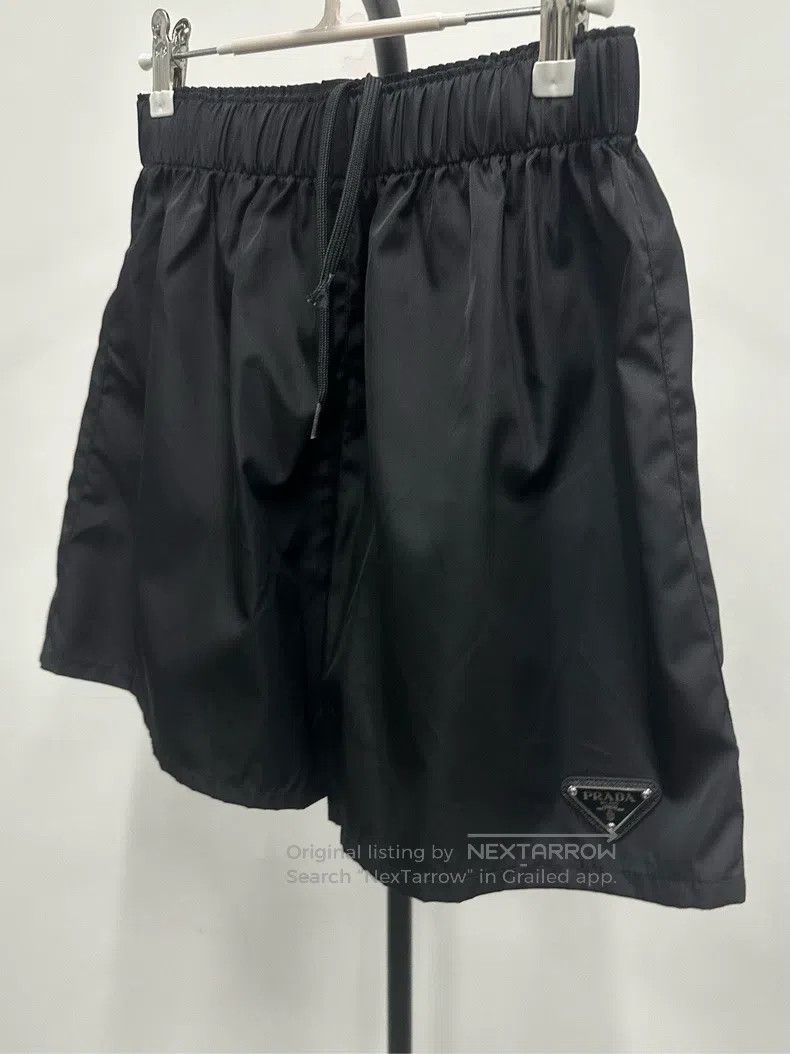 Prada Prada Metallic triangle logo shorts| Size 25" / US 0 / IT 36 - 1 Thumbnail