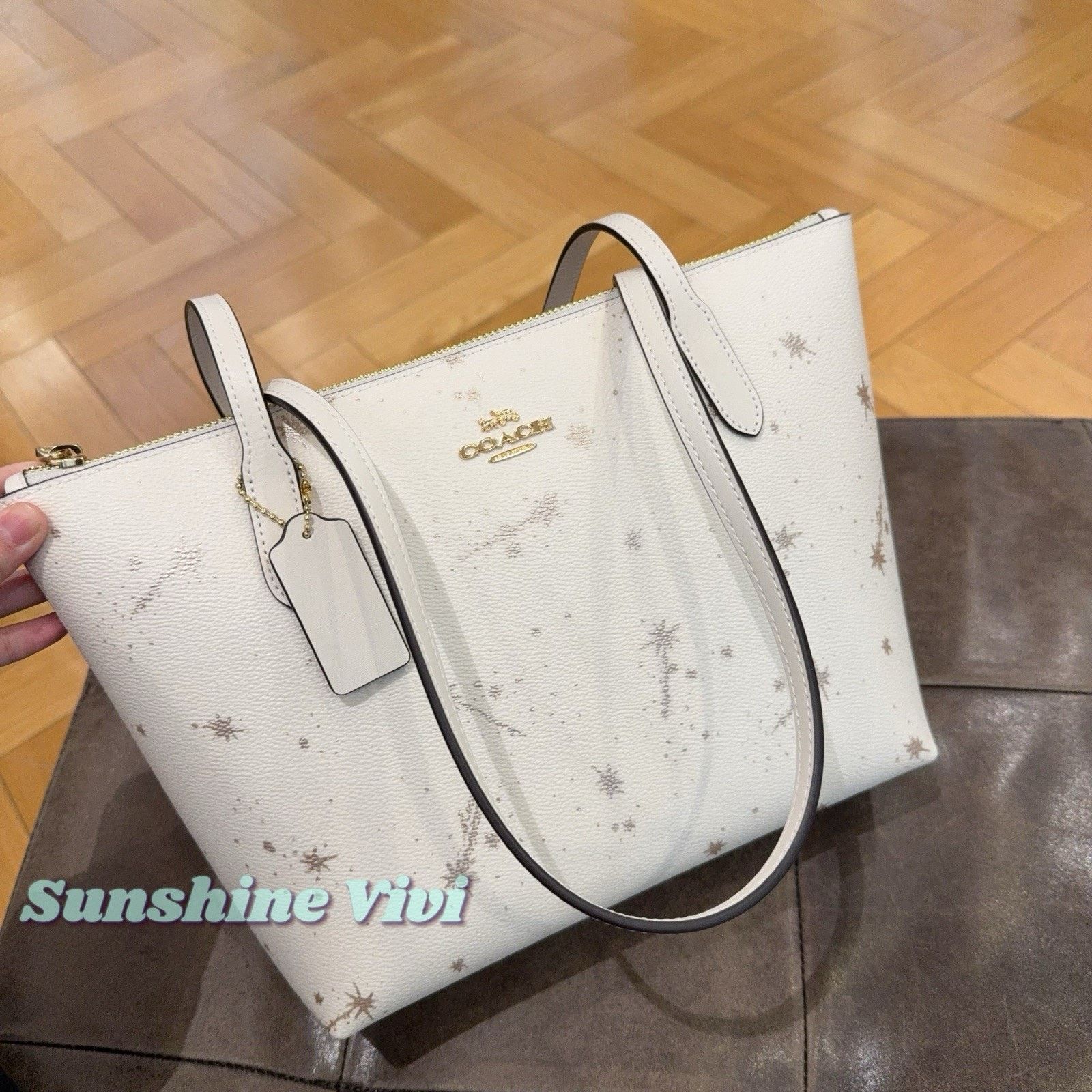 NWT Coach Fiona Zip Tote Bag With Star Gold/Chalk Ccl43