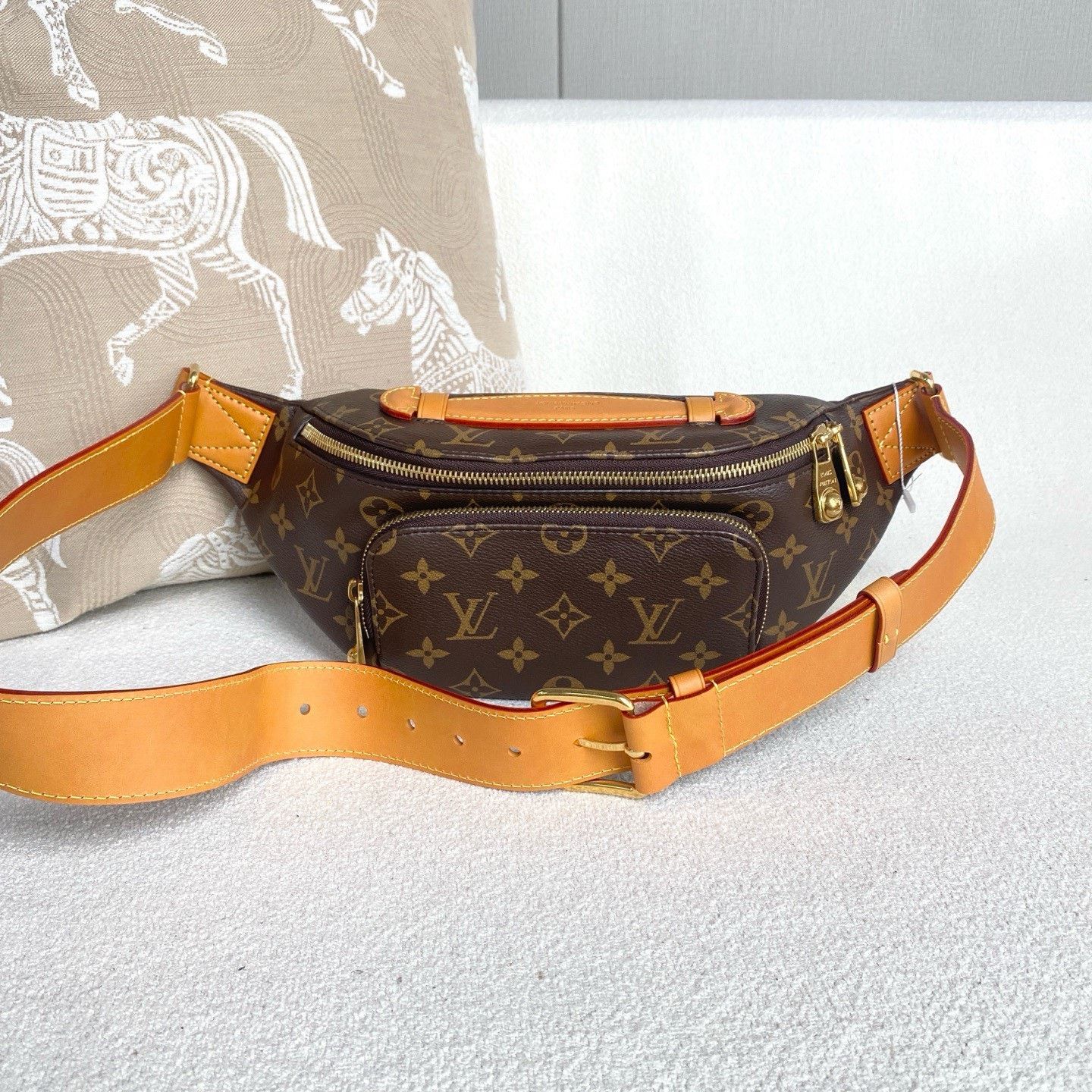 Louis Vuitton Pre-loved Bag Very good condition Size ONE SIZE - 1 Thumbnail