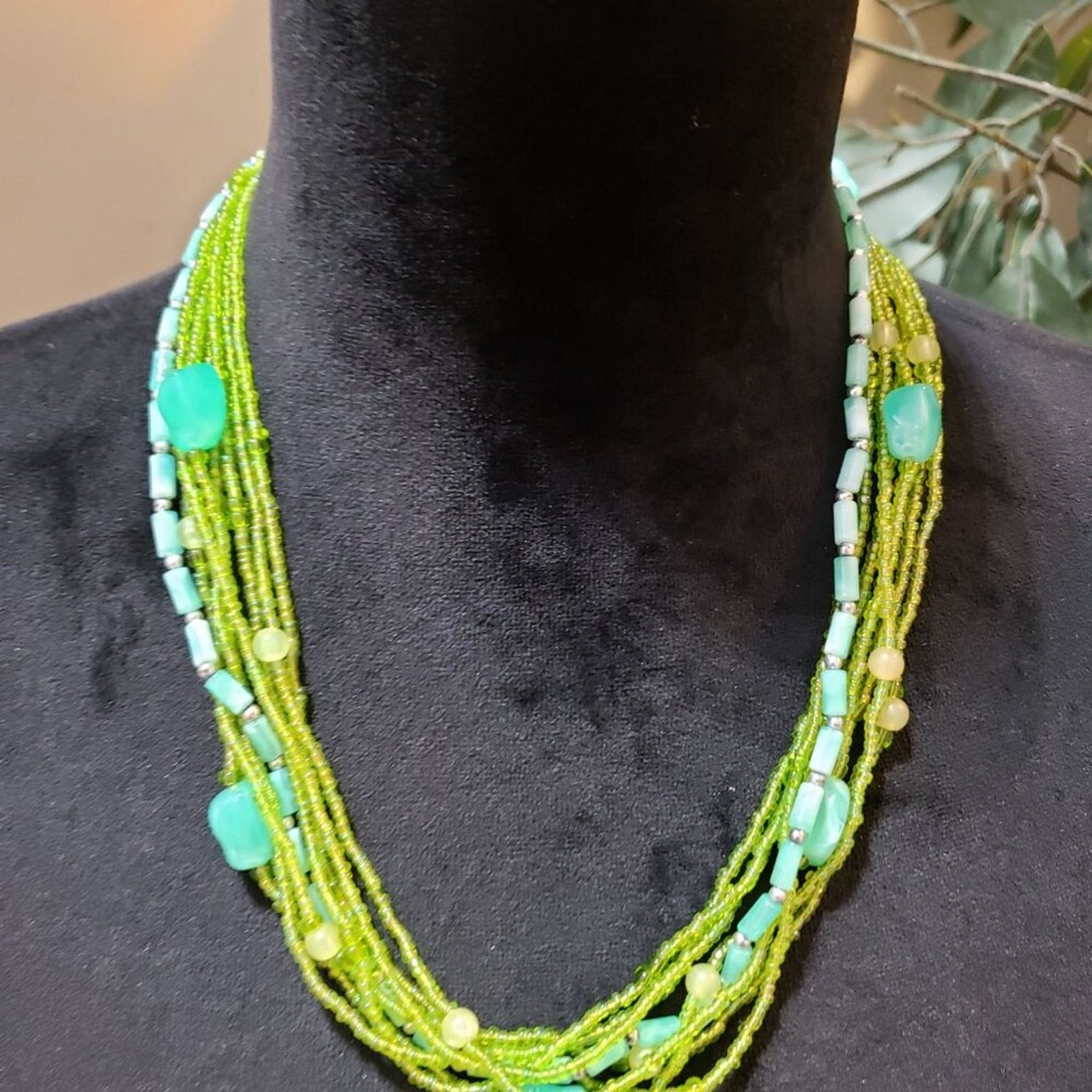The Unbranded Brand Womens Fashion Green and Blue Seed Beaded Necklace Jewelry Size ONE SIZE - 2 Thumbnail