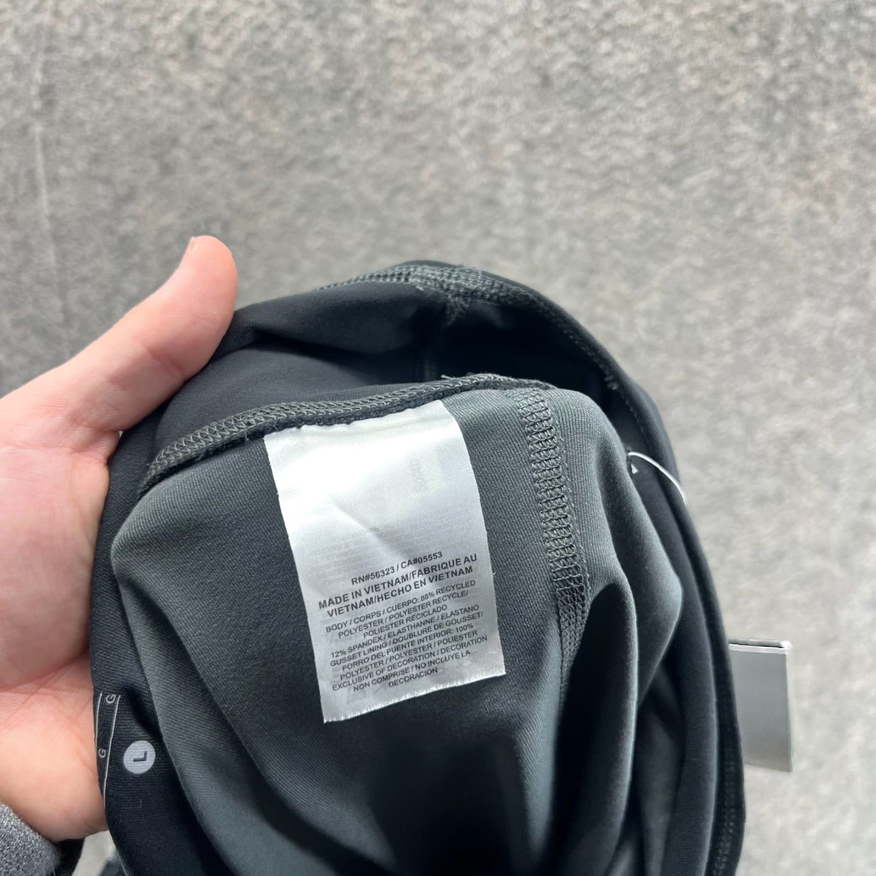 Nike Nike Leggings Women L Black Legend 2.0 Dri-Fit NEW Running Pants Cropped With Pockets Small Inseam 27 in Regular Size Type Shoes? Size 36" / US 14 / IT 50 - 4 Thumbnail