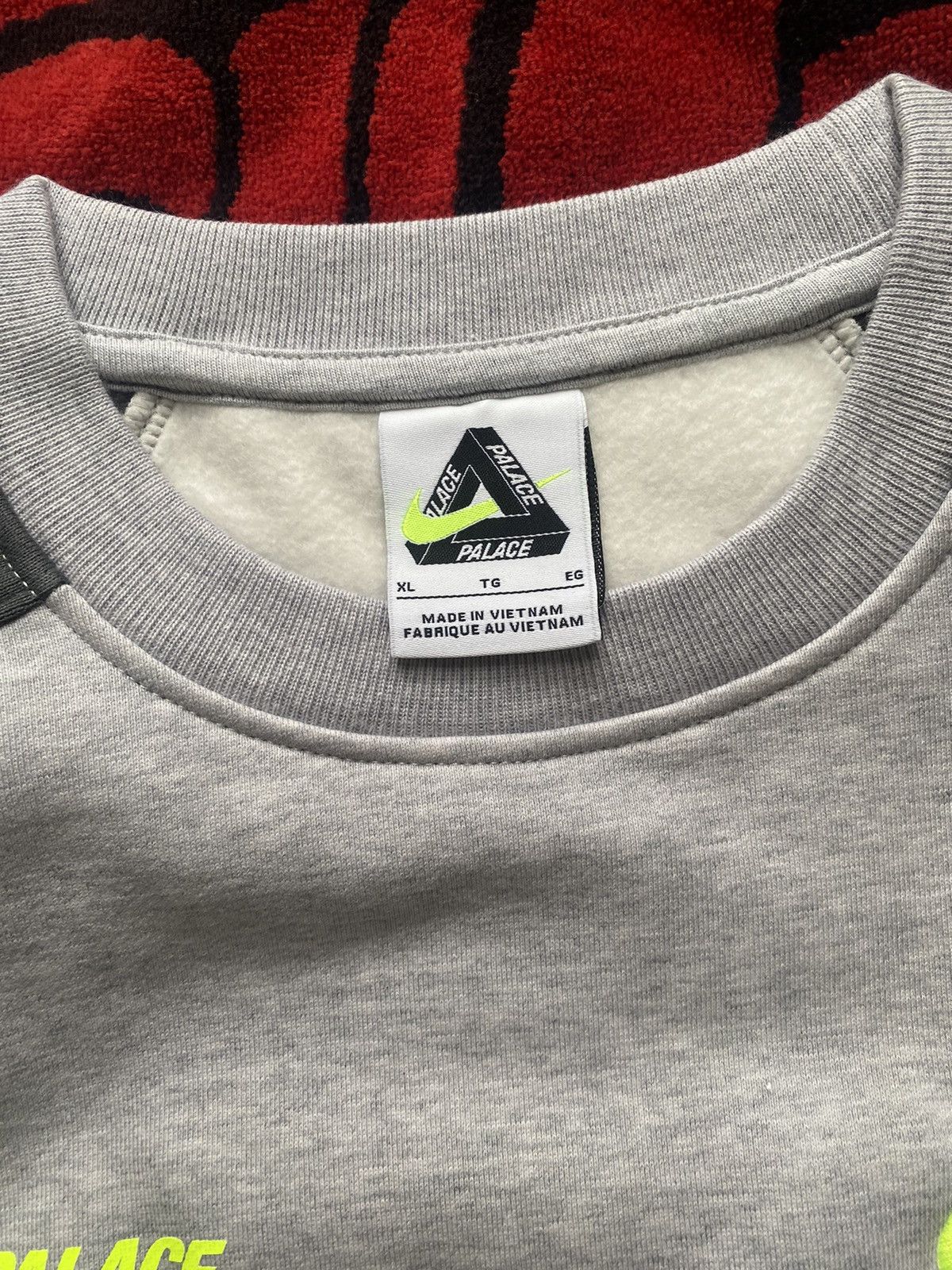Palace Palace Nike Total P90 Crew XL Size US XL / EU 56 / 4 - 5 Thumbnail