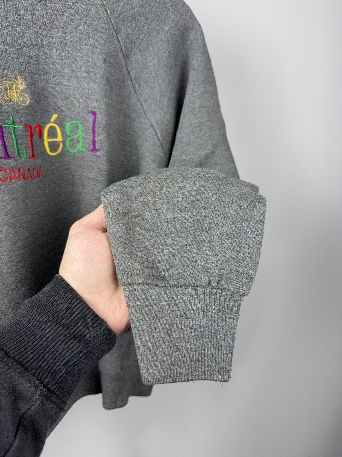 Vintage Vintage 90s Retro Montreal Canada Embroidered Sweatshirt M Size US M / EU 48-50 / 2 - 6 Thumbnail