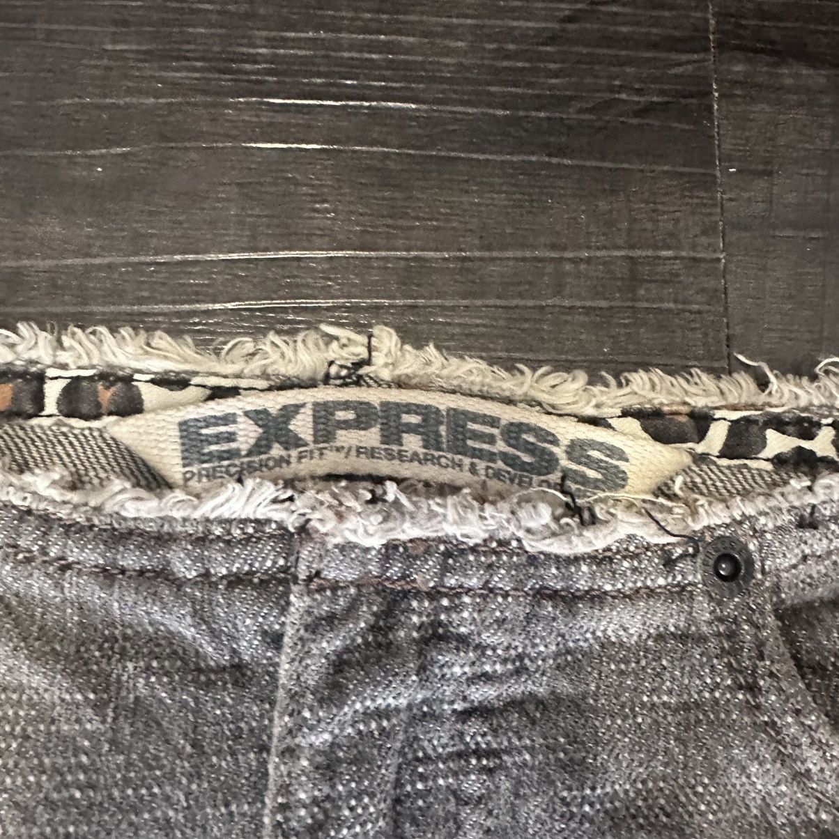 Express Y2K Express Grey Low Rise Denim Mini Skirt Cheetah Size 5/6 Size 28" / US 6 / IT 42 - 5 Thumbnail