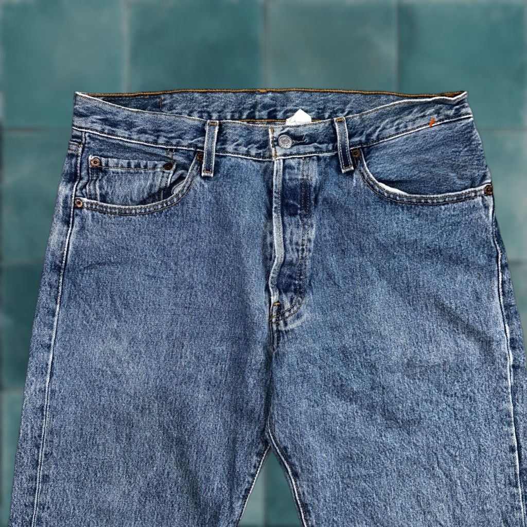 Levi's VINTAGE Levi's 501 Jeans 34x32 Blue Medium Wash 90s Straight Mens Regular Denim Cotton Button Size US 34 / EU 50 - 1 Thumbnail