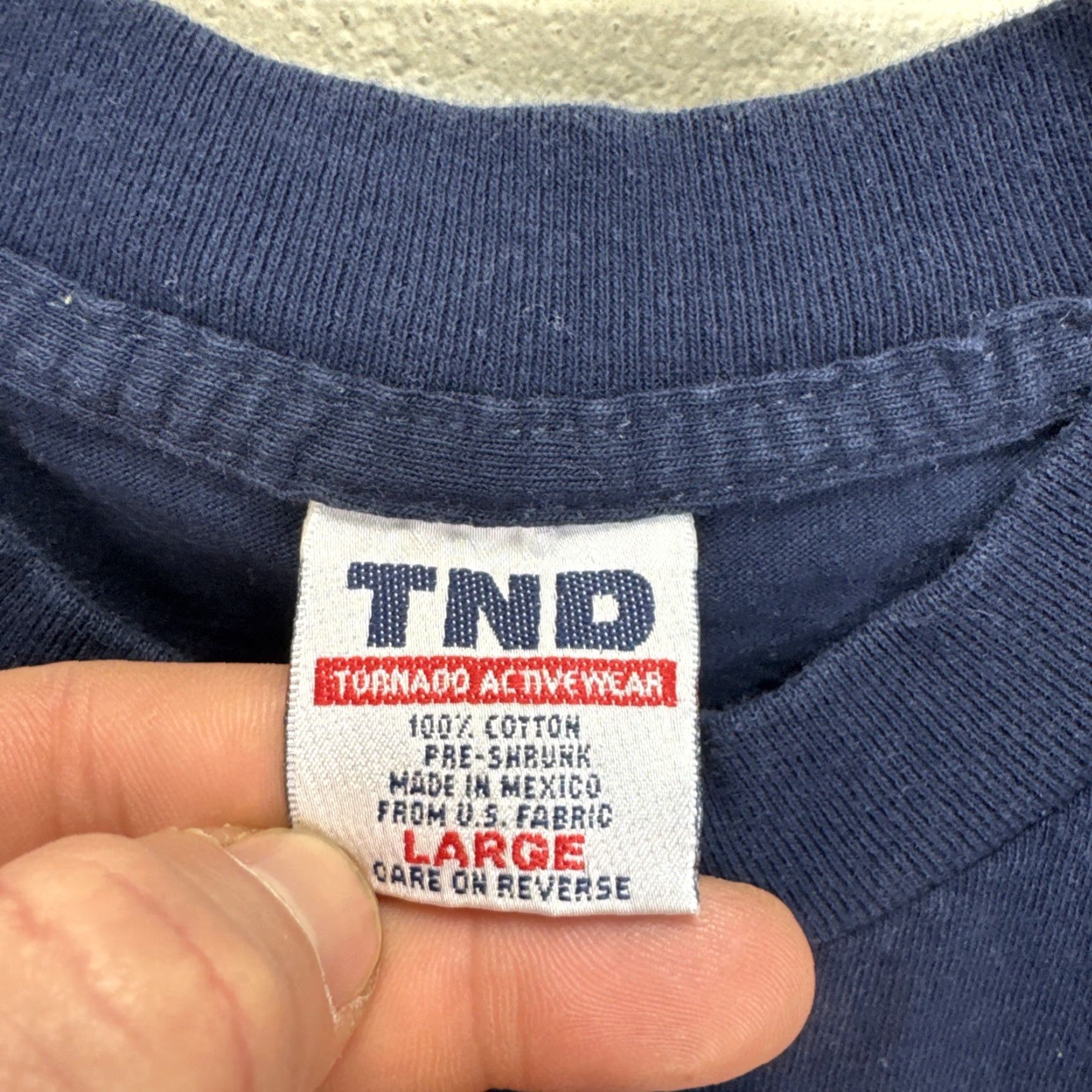 Vintage VINTAGE TND Shirt Mens Large Blue Redface Cartoon Embroidered Crew Neck Short Sleeve Cotton 2000s solid Animals Outdoor 90s? Size US L / EU 52-54 / 3 - 3 Thumbnail