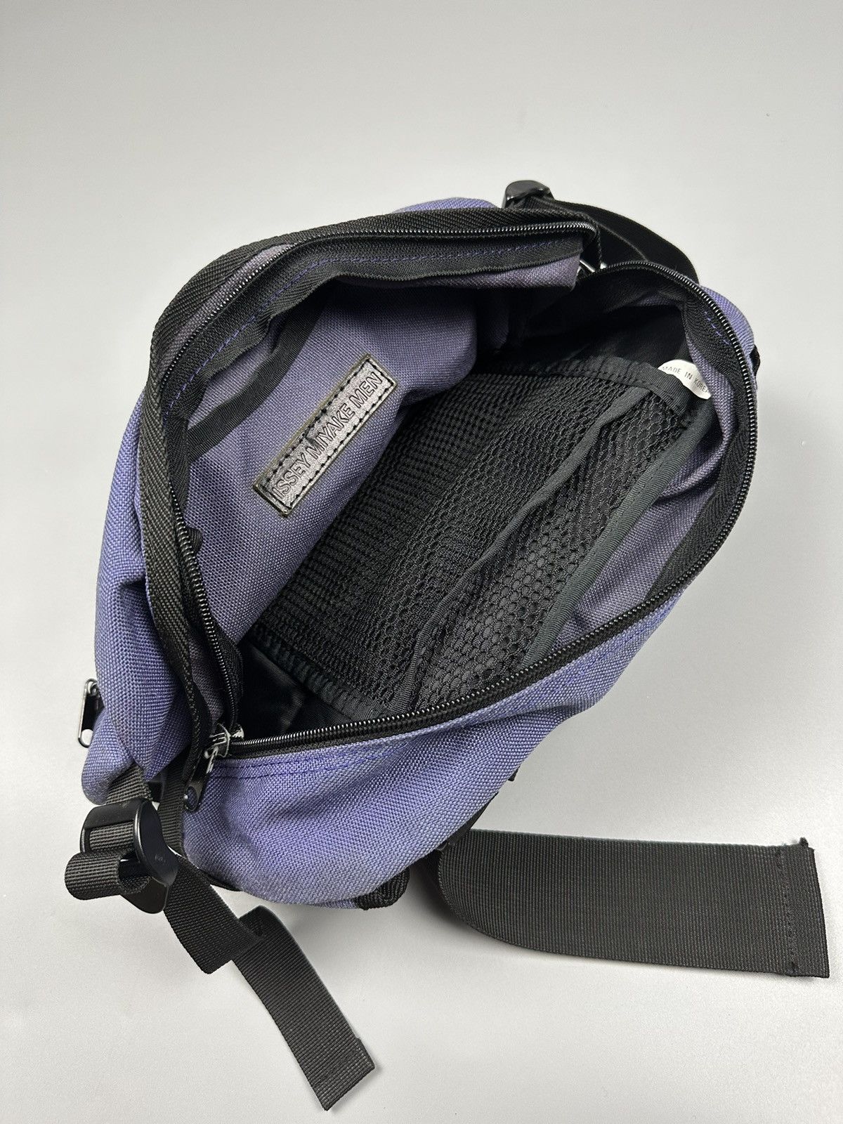 Designer × Issey Miyake Vintage Issey Miyake Men Pouch/Sling Bags Size ONE SIZE - 8 Thumbnail