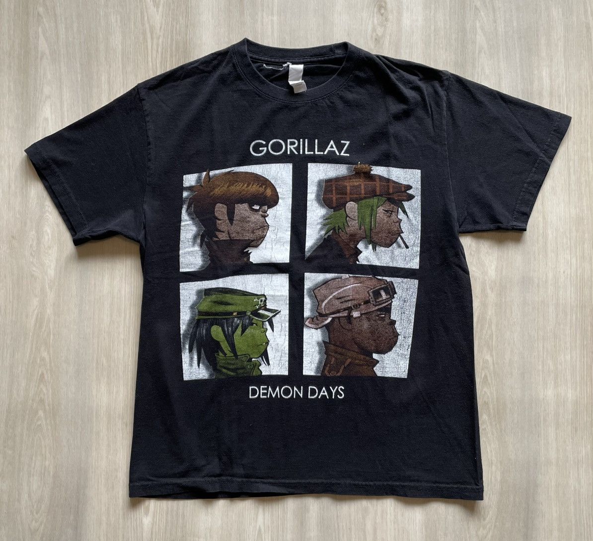 Vintage Vintage Y2K Gorillaz Demon Days Bandtee Mexico Sz Medium Size US S / EU 44-46 / 1 - 1 Thumbnail