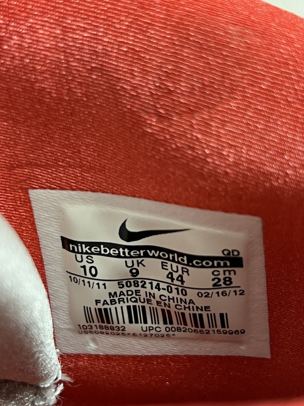 Nike Nike Air Yeezy 2 Pure Platinum Sneaker size 10 Size US 10 / EU 43 - 11 Thumbnail