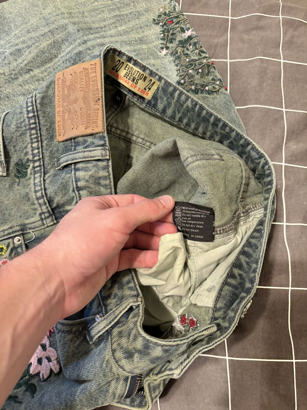Other Evolution Begins Green Floral Embroidered Denim Size US 32 / EU 48 - 4 Thumbnail