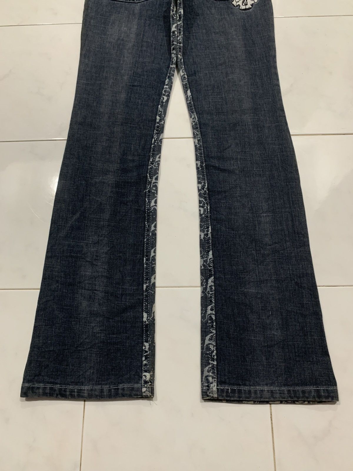 Japanese Brand Vintage Buddhist Punk Skull All Over Print Flared Jeans Size US 27 - 8 Thumbnail
