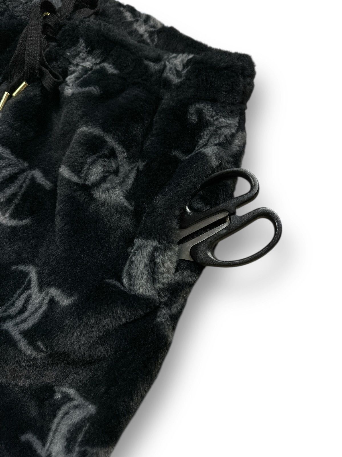 Juicy Couture Juicy Couture Plush Teddy Joggers All Over Print Women’s M Size 30" / US 8 / IT 44 - 4 Thumbnail