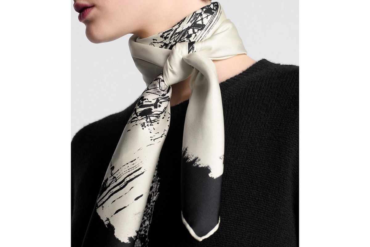 Dior o1bcso1str0226 Size:OS/90 Square Scarf in Black Size ONE SIZE - 6 Thumbnail