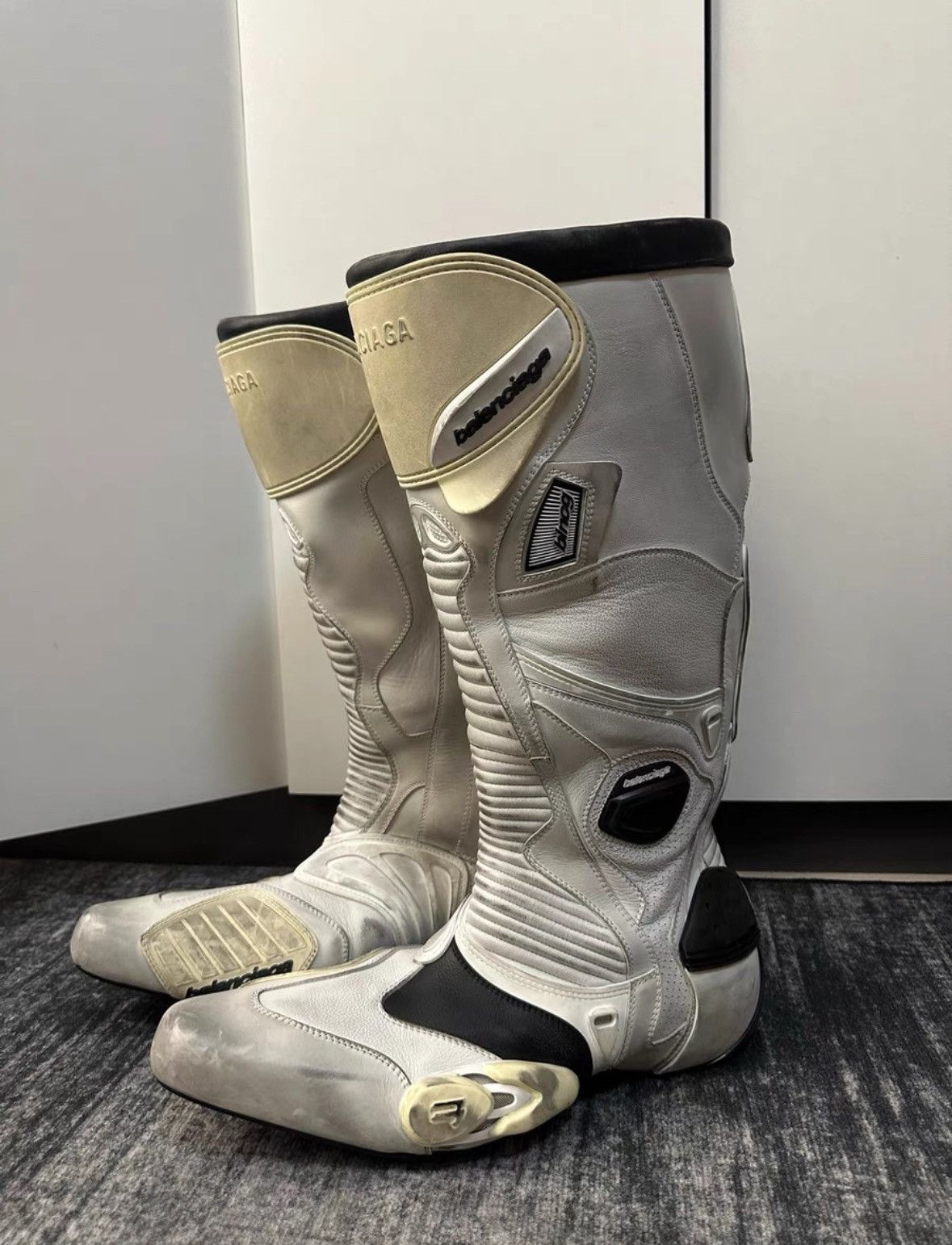 Balenciaga Balenciaga Worn-In Biker Boots Size US 9 / EU 42 - 2 Thumbnail