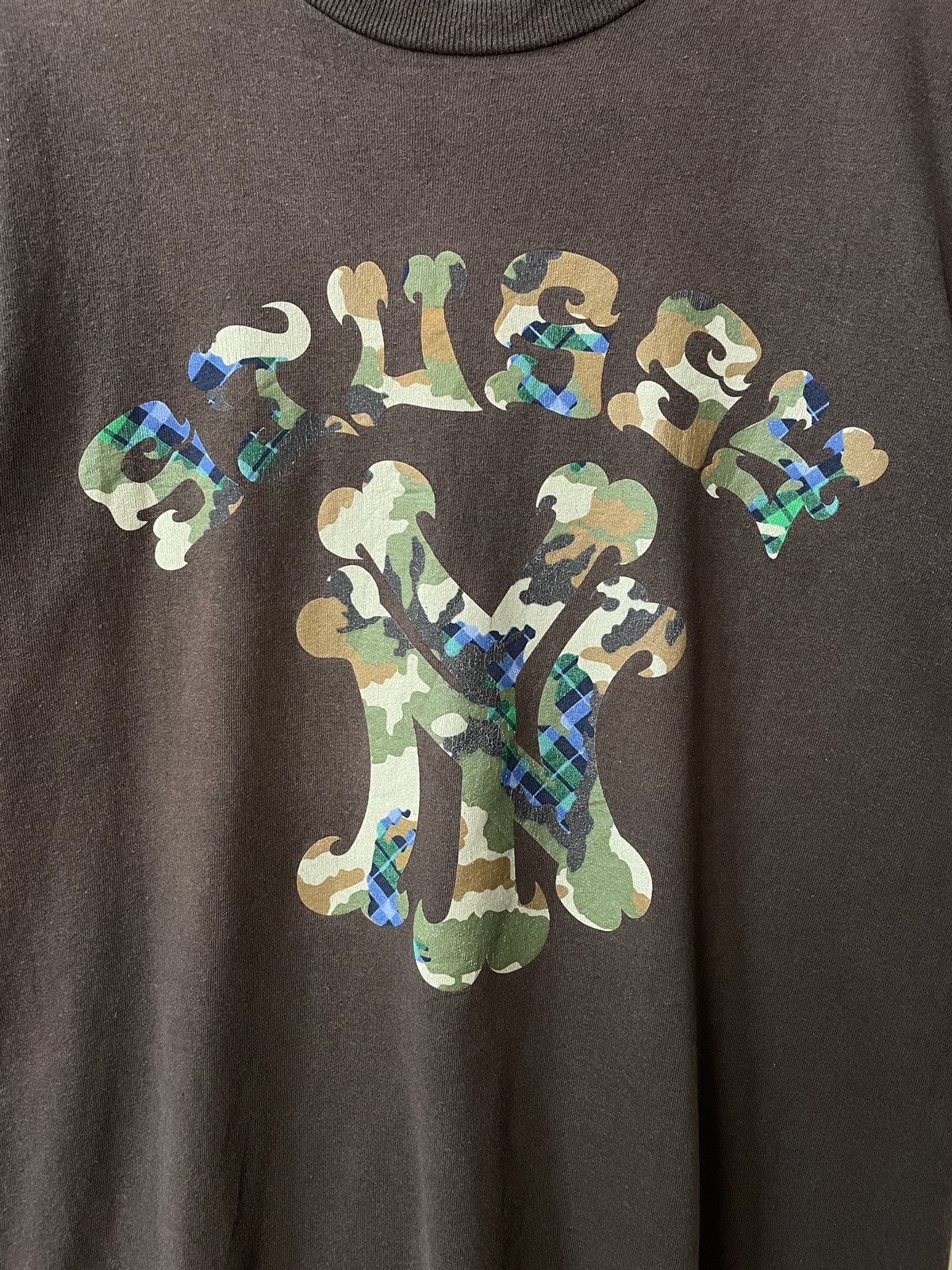 Stussy Vintage Y2K Stussy x New York Yankees Brown Tee T-shirt Size US M / EU 48-50 / 2 - 4 Thumbnail