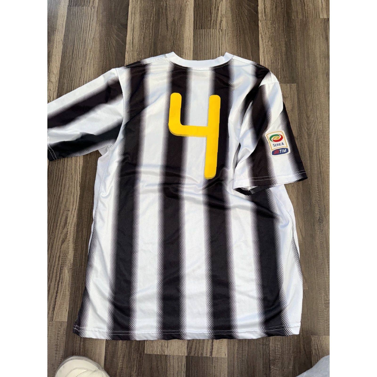 Vintage Juventus FC Jersey Men L Black Striped Soccer Casual Activewear 20x30 Size US L / EU 52-54 / 3 - 5 Thumbnail