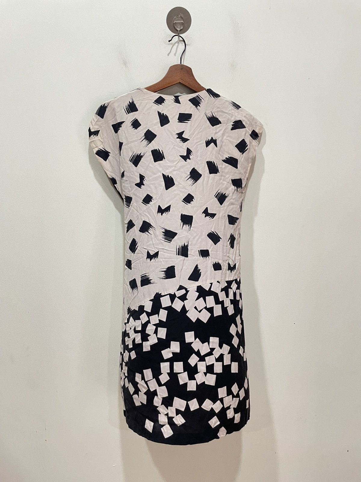 Diane von Furstenberg Diane von Furstenberg Dress Size XS / US 0-2 / IT 36-38 - 2 Thumbnail